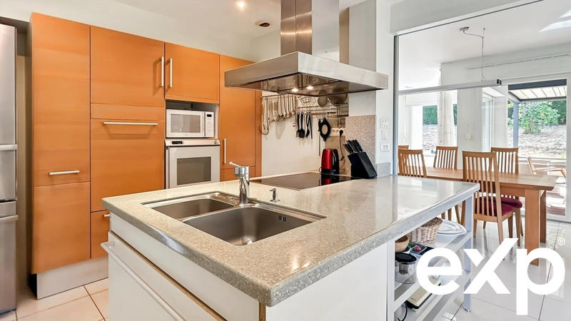 Maison - 168 m² - 7 pièces