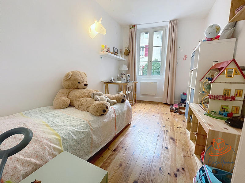 Appartement - 94 m² - 4 pièces