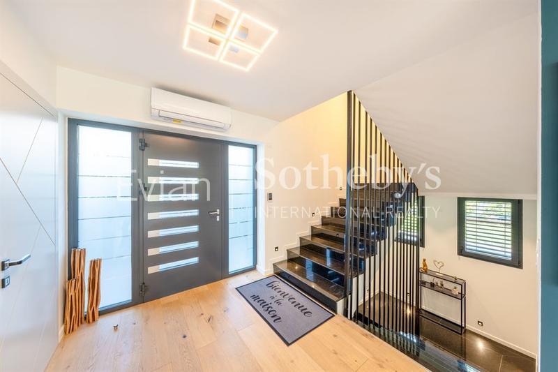 Maison - 270 m² - 7 pièces