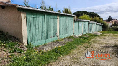 Parking / Garage - 539 m²