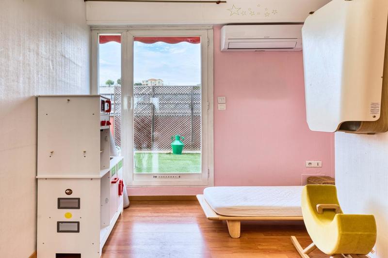 Appartement - 85 m² - 4 pièces