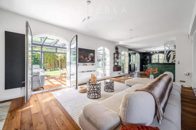 Villa - 370 m² - 8 pièces