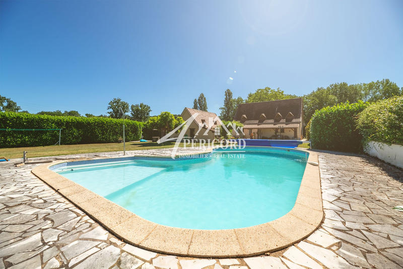 Maison traditionnelle - 145 m² - 6 pièces