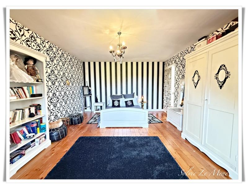 Maison - 290 m² - 12 pièces