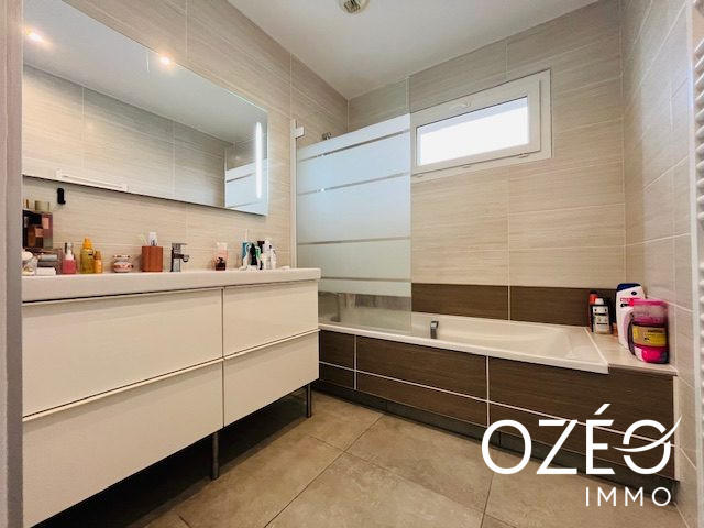 Maison contemporaine - 120 m² - 4 pièces