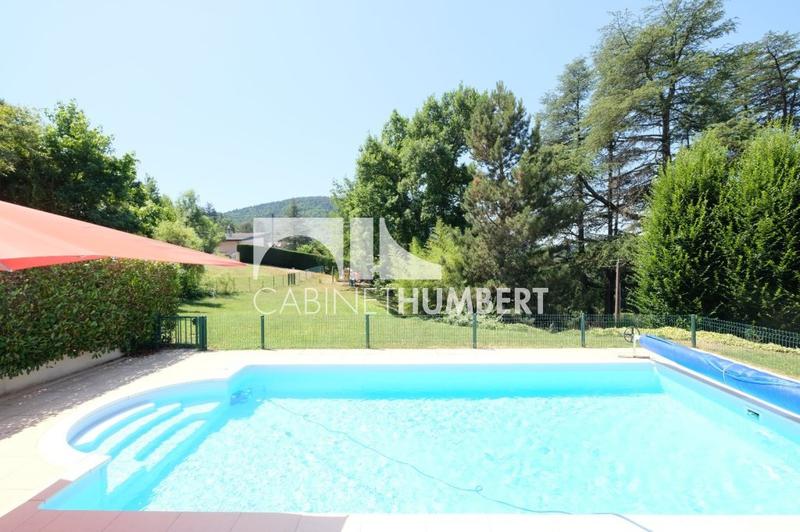 Maison - 220 m² - 7 pièces