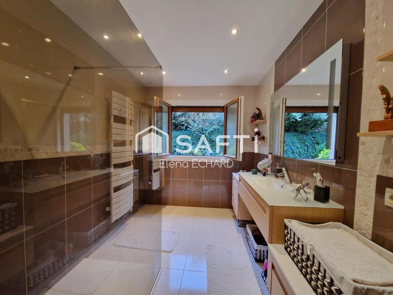 Maison - 134 m² - 7 pièces