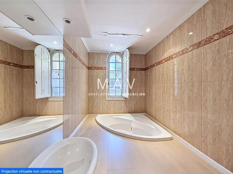 Appartement - 150 m² - 5 pièces