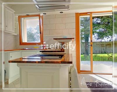 Maison - 238 m² - 10 pièces