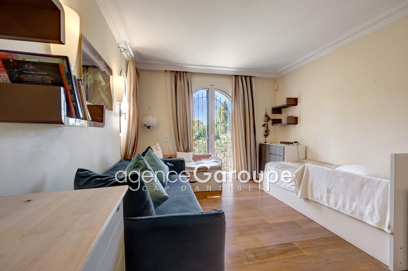 Villa - 247 m² - 7 pièces