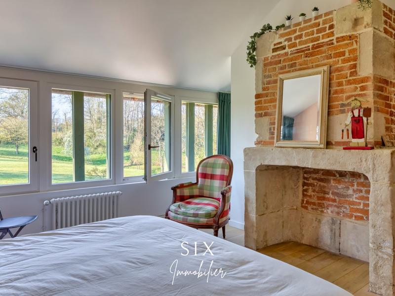 Maison - 240 m² - 10 pièces