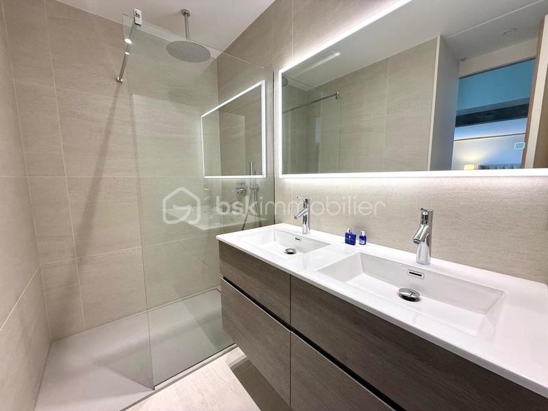 Appartement - 150 m² - 4 pièces