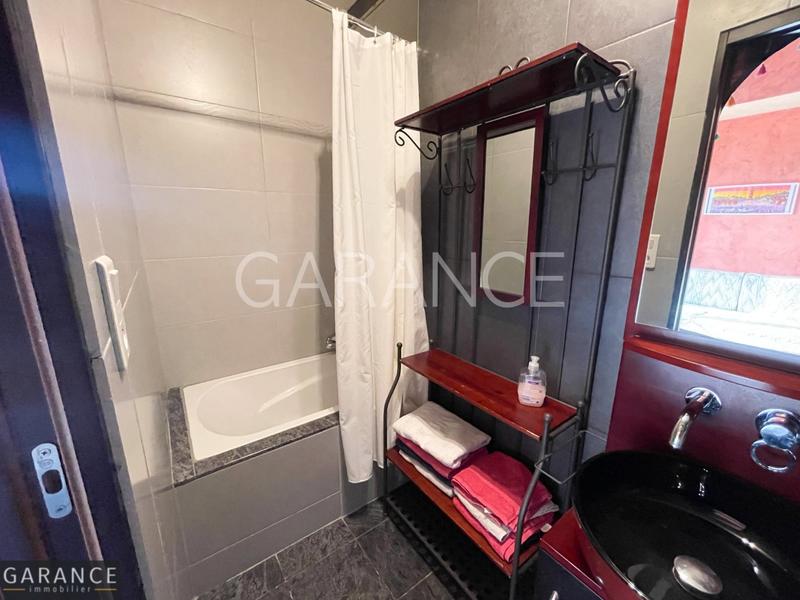 Maison - 211 m² - 6 pièces