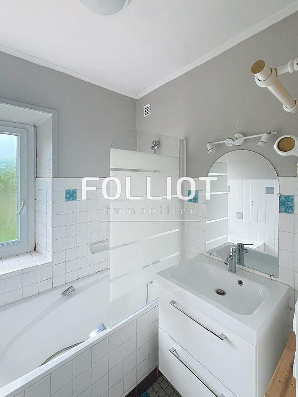 Maison - 92 m² - 6 pièces