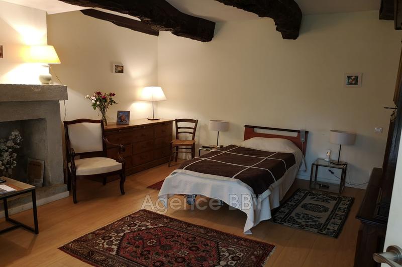 Maison - 300 m² - 15 pièces