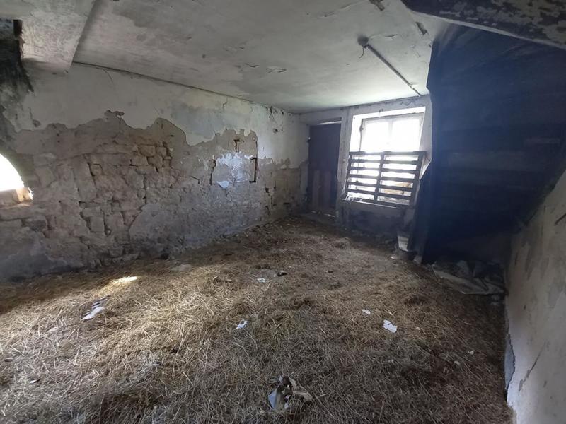 Maison - 500 m² - 2 pièces