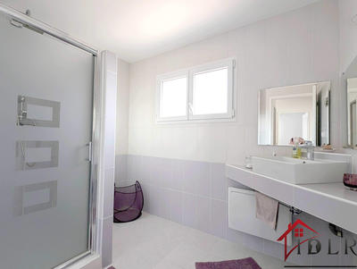 Maison - 142 m² - 7 pièces