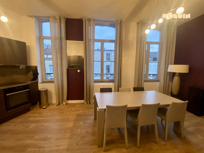 Appartement - 96 m² - 5 pièces