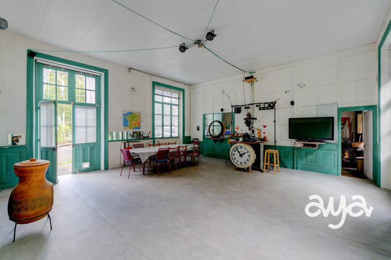 Maison ancienne - 273 m² - 12 pièces