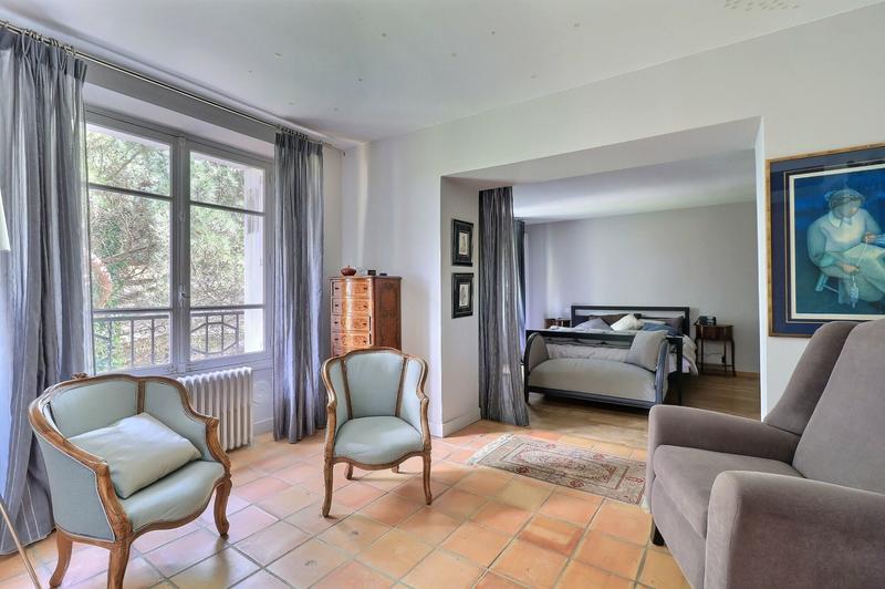 Maison - 301 m² - 11 pièces