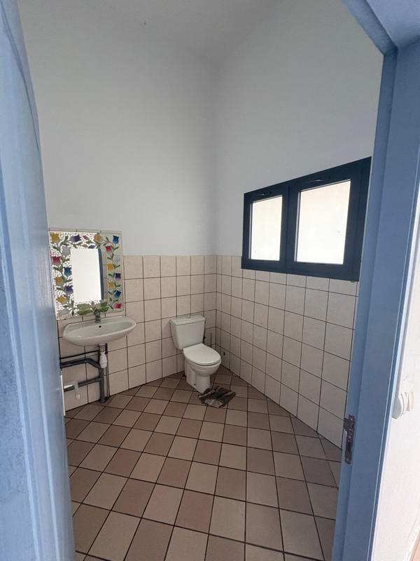 Local commercial - 67 m² - 1 pièce