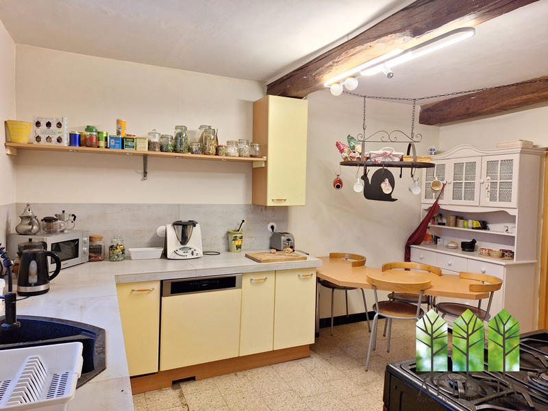 Maison - 220 m² - 7 pièces