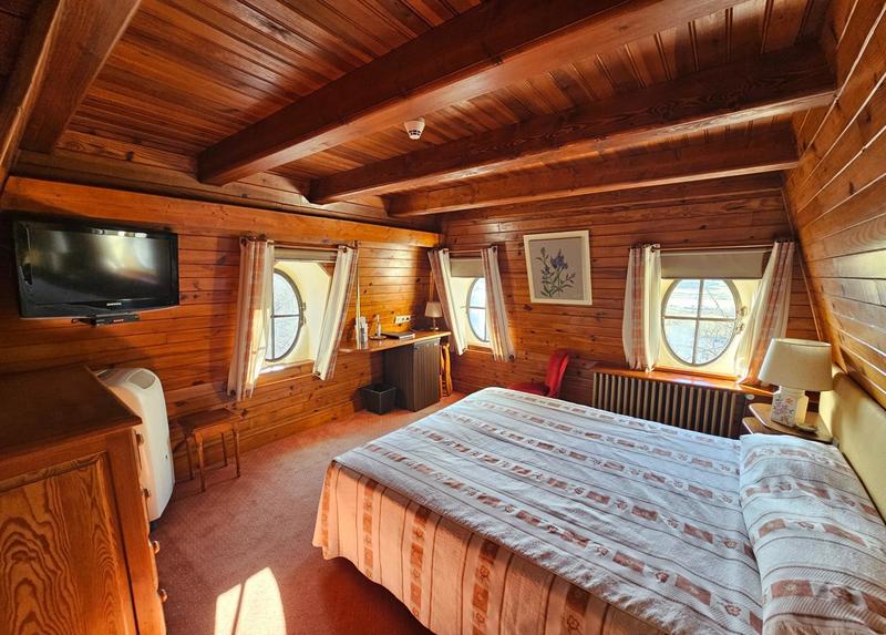 Local commercial - 370 m² - 15 pièces