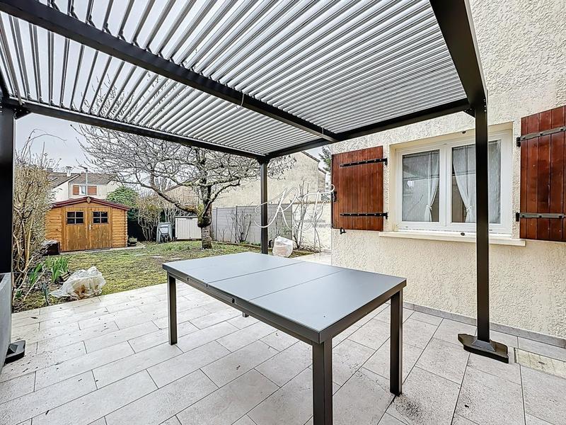 Maison - 95 m² - 5 pièces