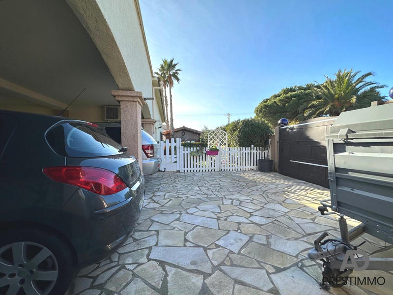 Villa - 231 m² - 8 pièces