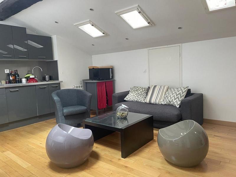 Appartement - 80 m² - 2 pièces