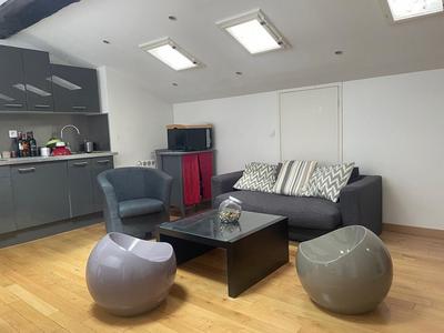 Appartement - 80 m² - 2 pièces