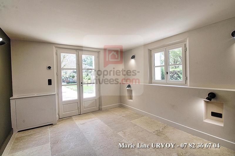 Maison - 300 m² - 8 pièces