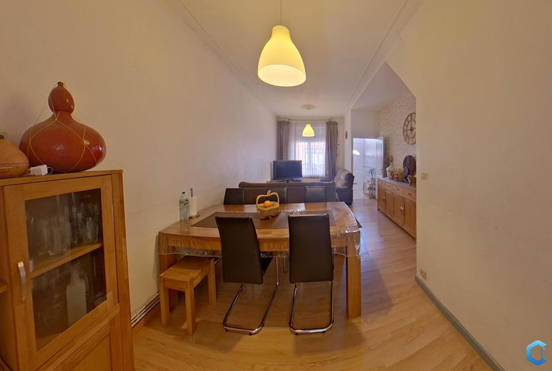 Maison - 90 m² - 5 pièces