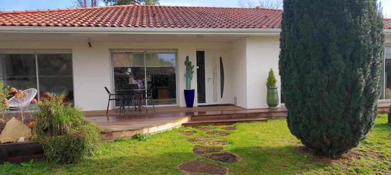 Villa - 186 m² - 8 pièces