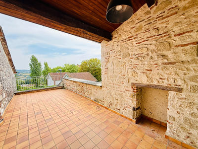 Maison - 228 m² - 9 pièces