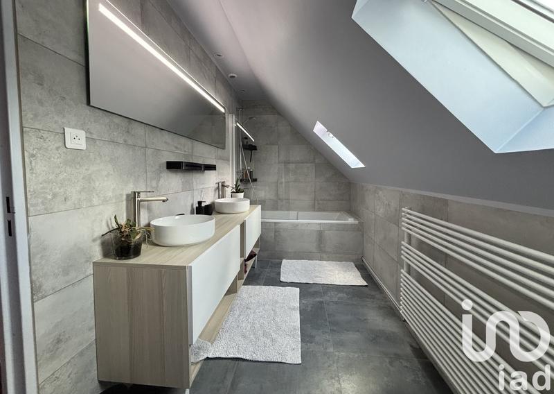 Maison - 130 m² - 7 pièces