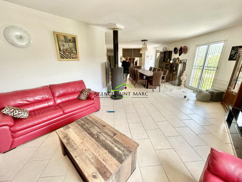Maison - 180 m² - 5 pièces