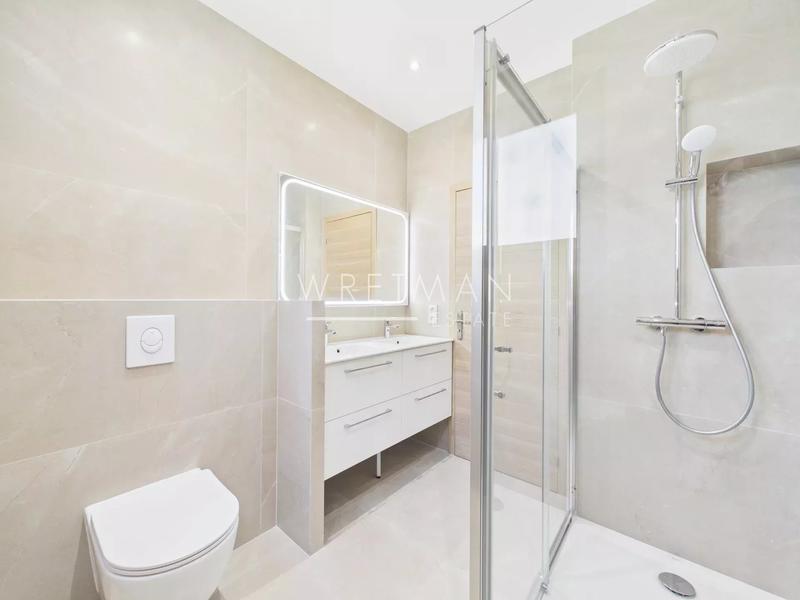 Villa - 212 m² - 6 pièces