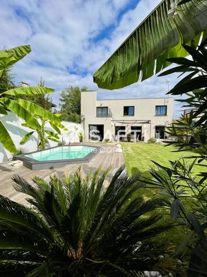 Maison - 114 m² - 5 pièces