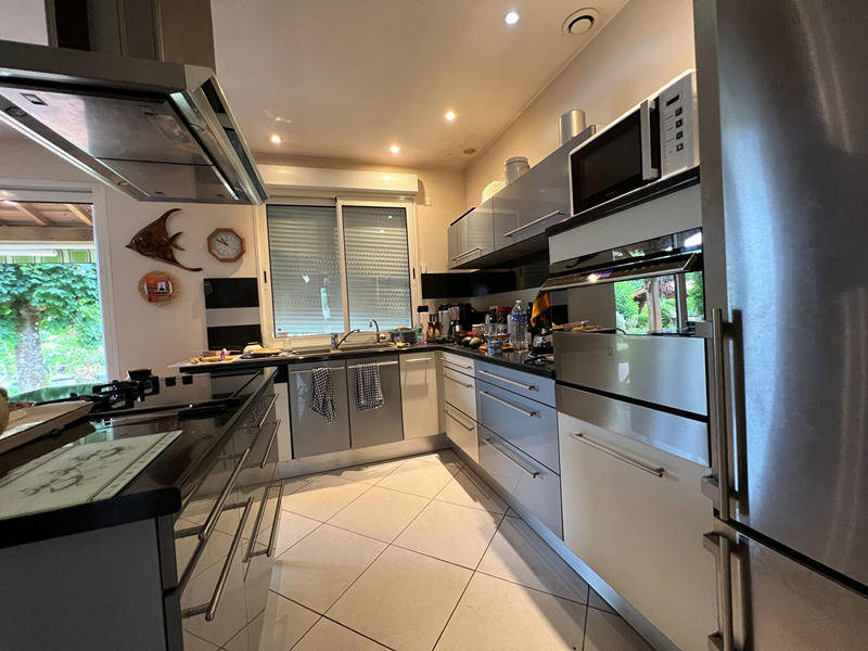 Maison - 99 m² - 5 pièces