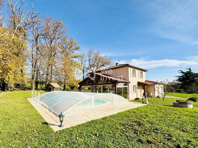 Maison - 138 m² - 6 pièces