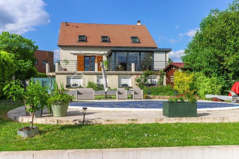 Pavillon - 196 m² - 8 pièces