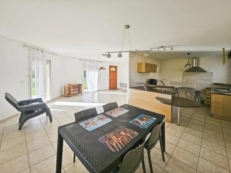 Maison - 92 m² - 4 pièces