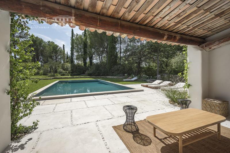 Maison - 380 m² - 9 pièces