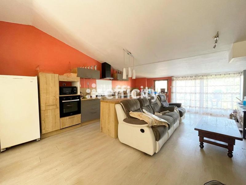 Maison - 236 m² - 8 pièces