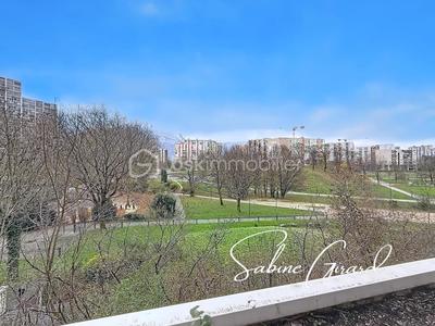 Appartement - 94 m² - 4 pièces