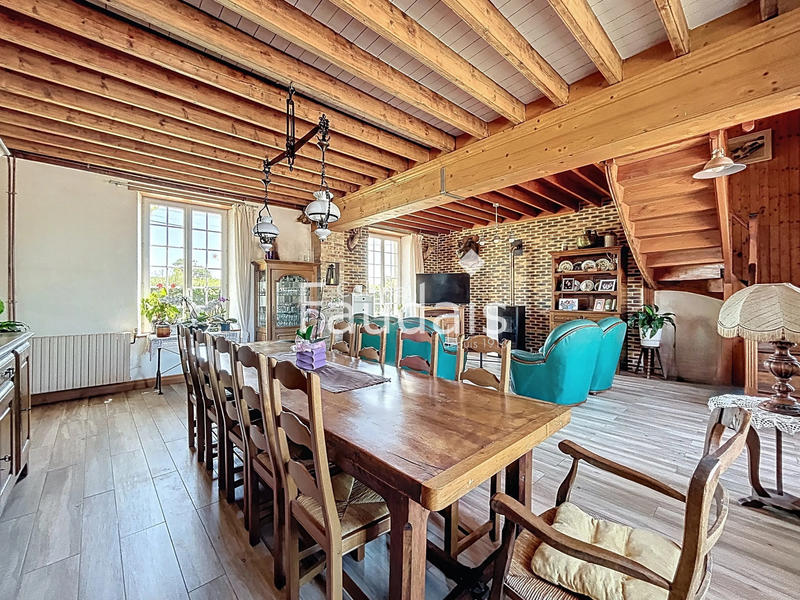 Maison - 167 m² - 7 pièces