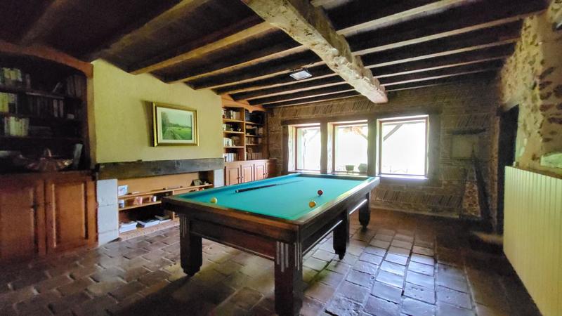 Maison - 305 m² - 10 pièces