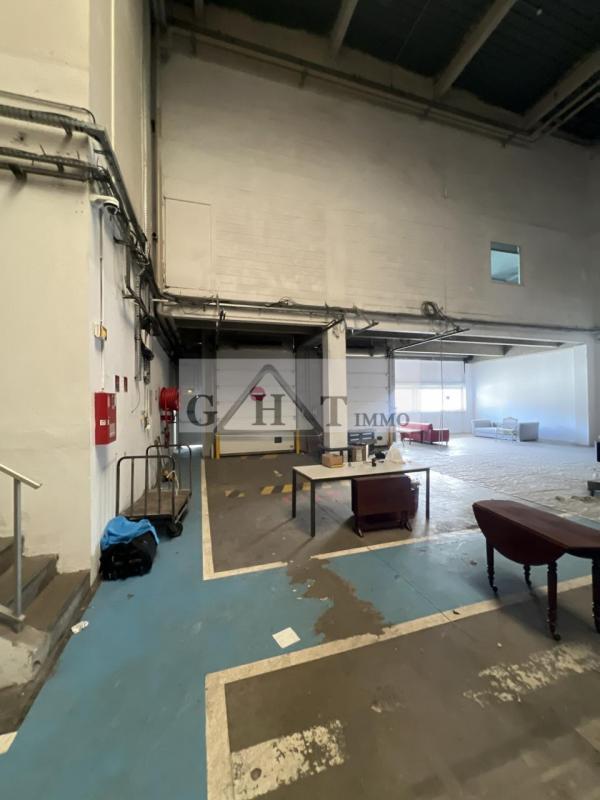 Entrepôt - 1 502 m²