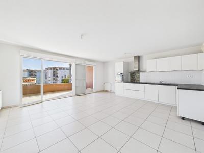 Appartement - 79 m² - 4 pièces